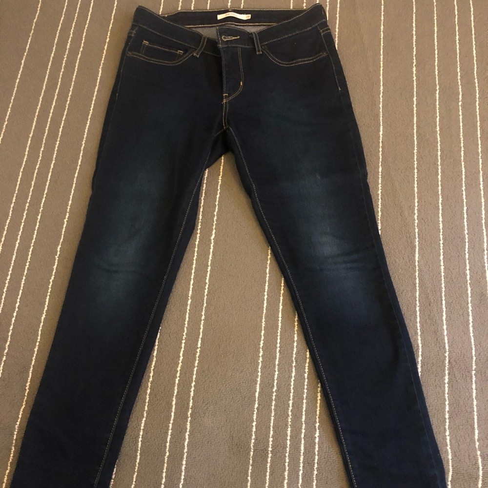 levis- 710 super skinny (dark wash)
